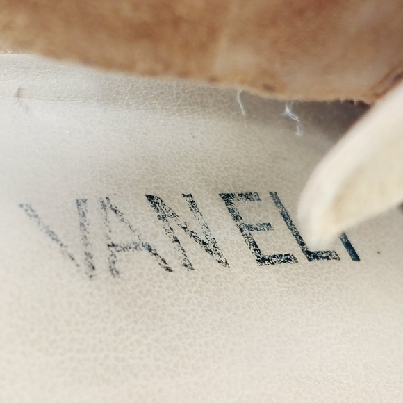 Vaneli Belle Tan Suede Block Heel Classic Open Toe Mules M157 - Picture 9 of 13